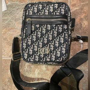 DIORR monogram logo utility bag purse crossbody perfect for travel 🔥🔥💎💎